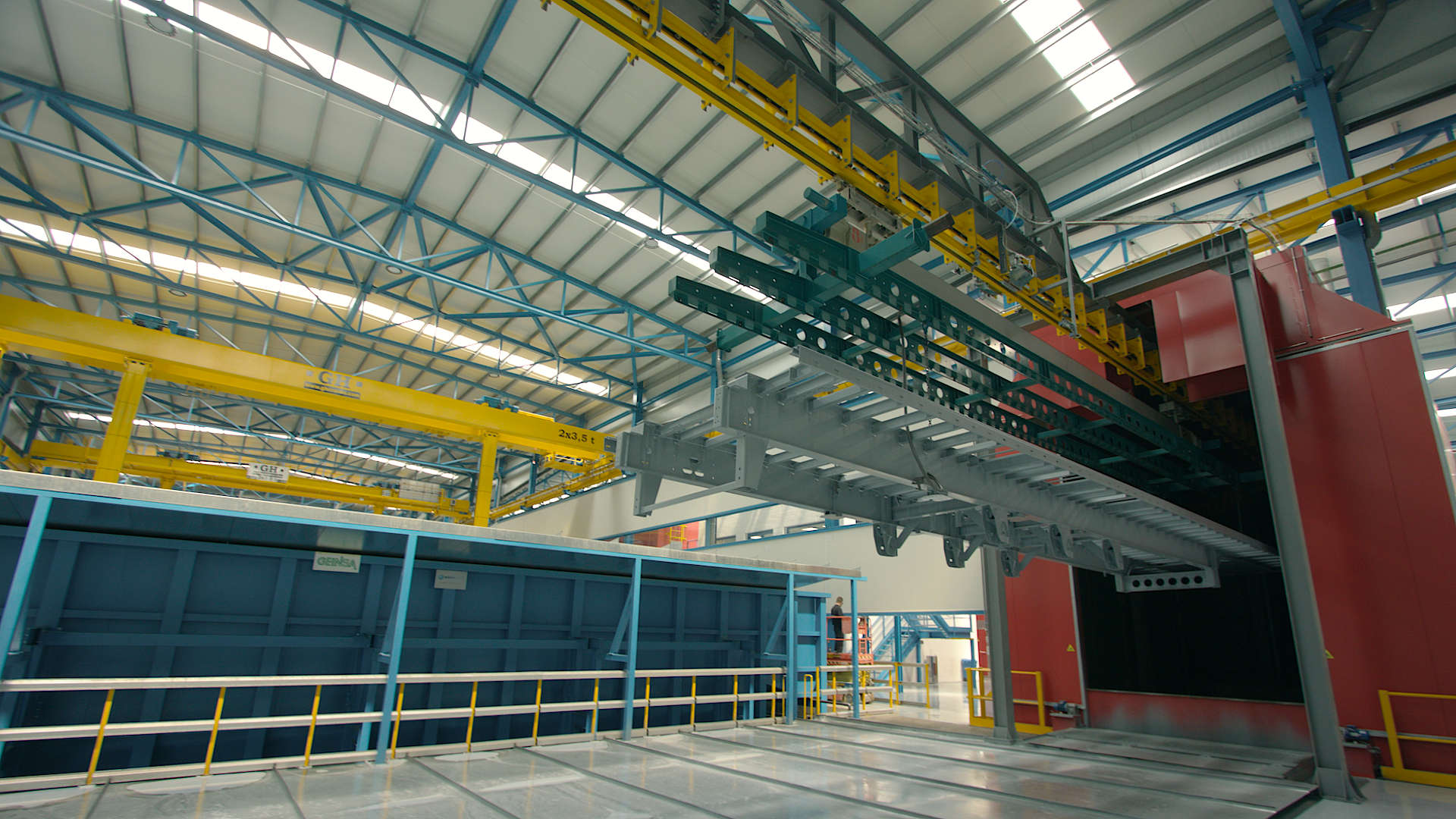 Section of the chassis conveyor chain entering the drying process