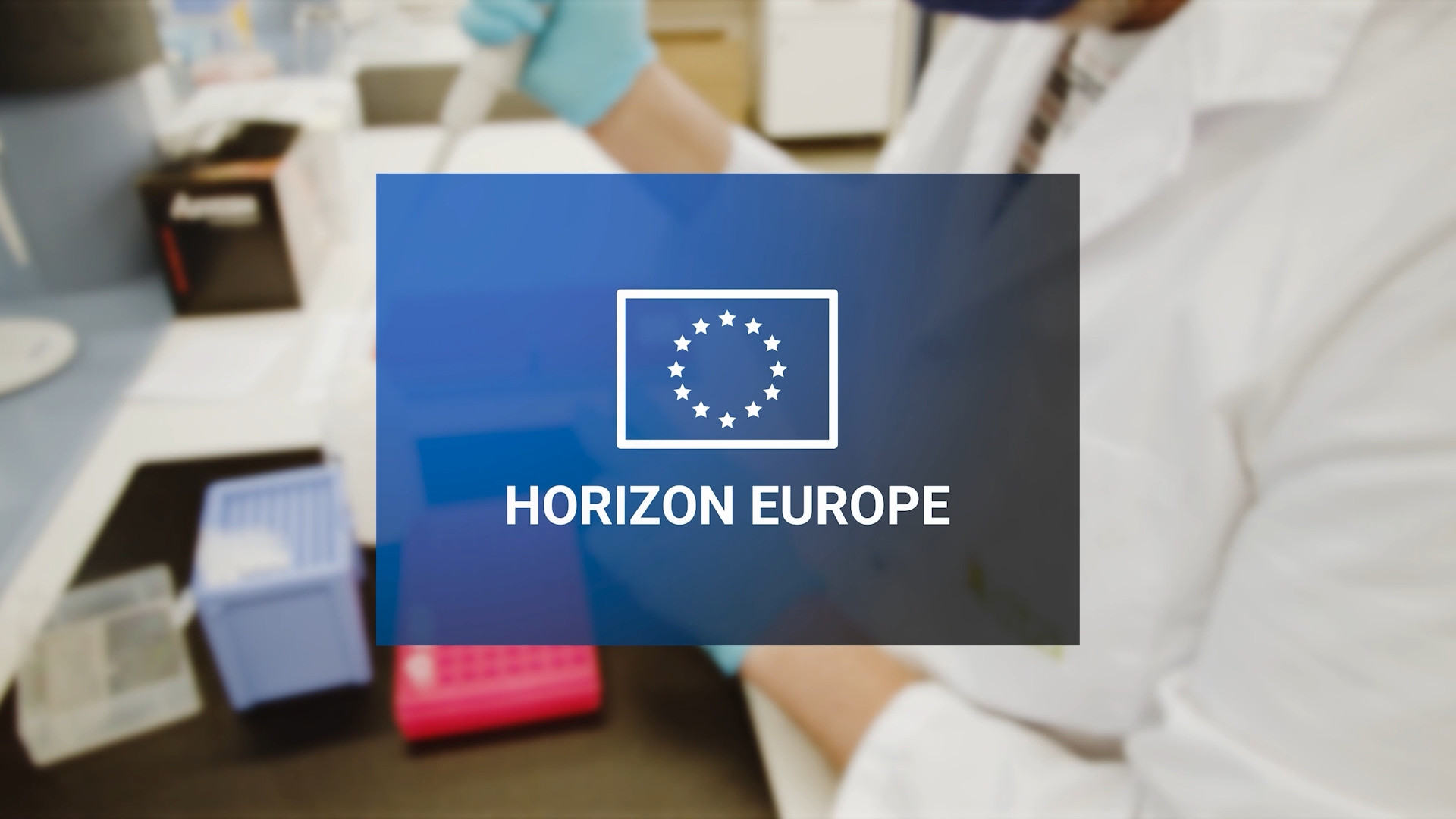 Logo de programa de la Unión Europea sobre imagen de laboratorios del CITA